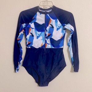 NWOT Women's Long Sleeve Rash Guard One-Piece Swimsuit Size L